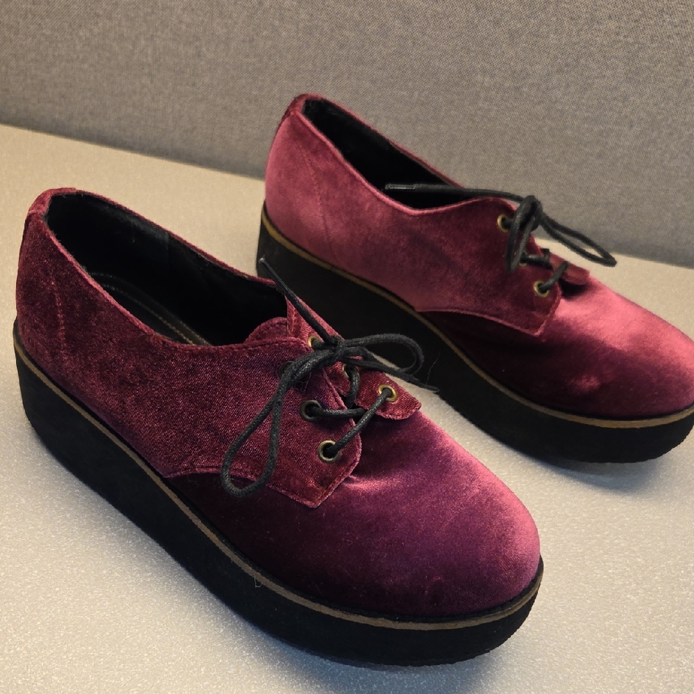 Chic Velvet Platform Shoes - Rich Burgundy/purple
